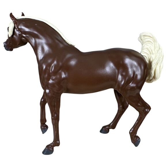 Breyer Paddock Pals Cinnamon 6 inches tall - Picture 3 of 5